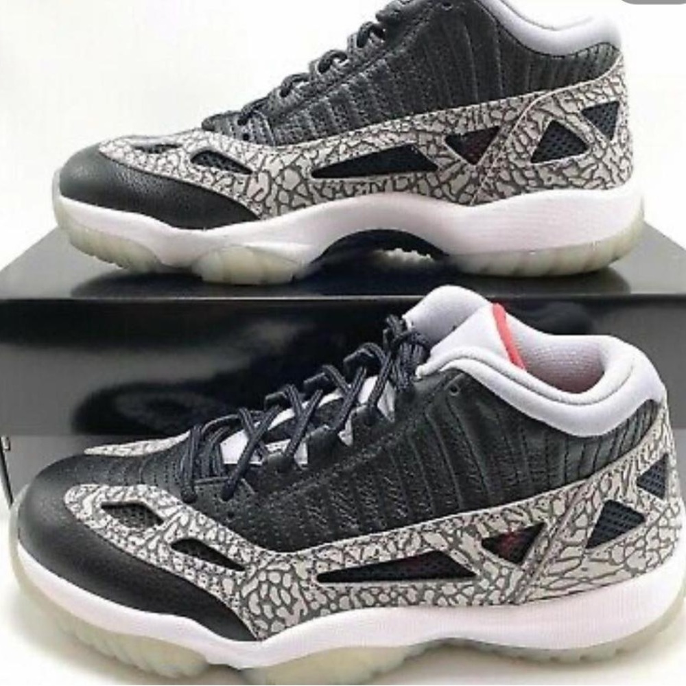 Brand new Jordan retro 11 black cement size 9 1/2